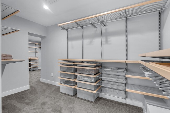 Building Photo - Mid-century modern home in Arcadia with pr...