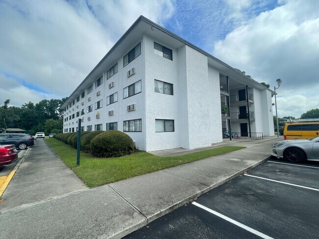 Primary Photo - 1 Bedroom Condo