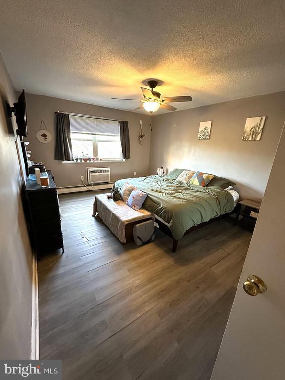 Building Photo - 410 Chestnut St