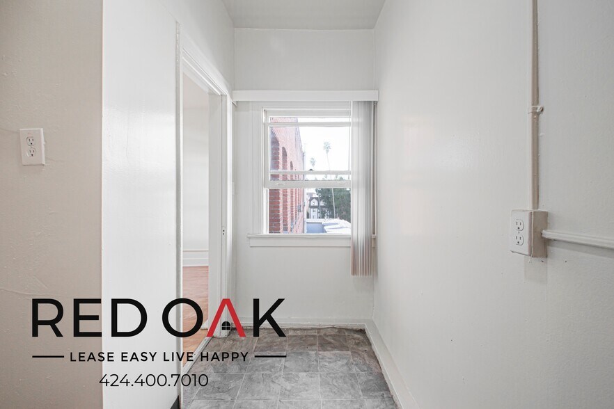 Building Photo - 443 S Catalina St