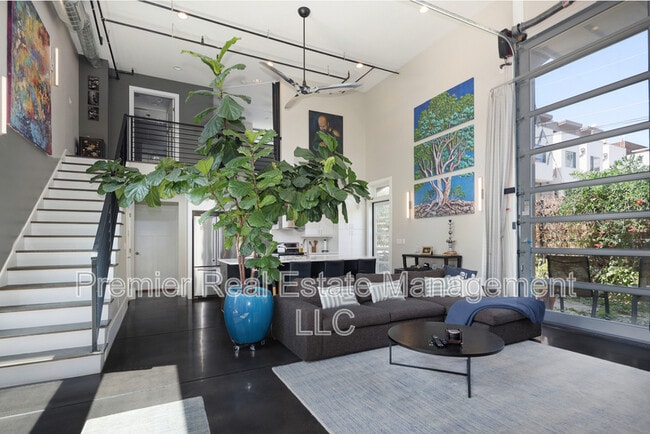 Primary Photo - 2729 W 21st Ave