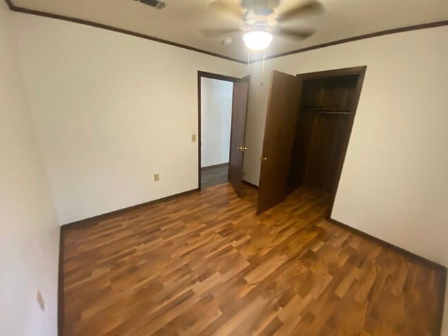 Building Photo - 115 Blair St