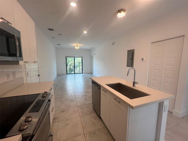 Building Photo - 4636 NW 84th Ave