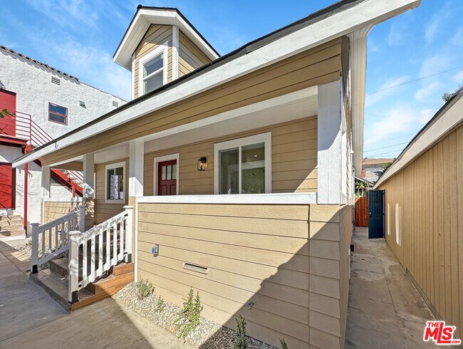 Building Photo - 5930 Willoughby Ave