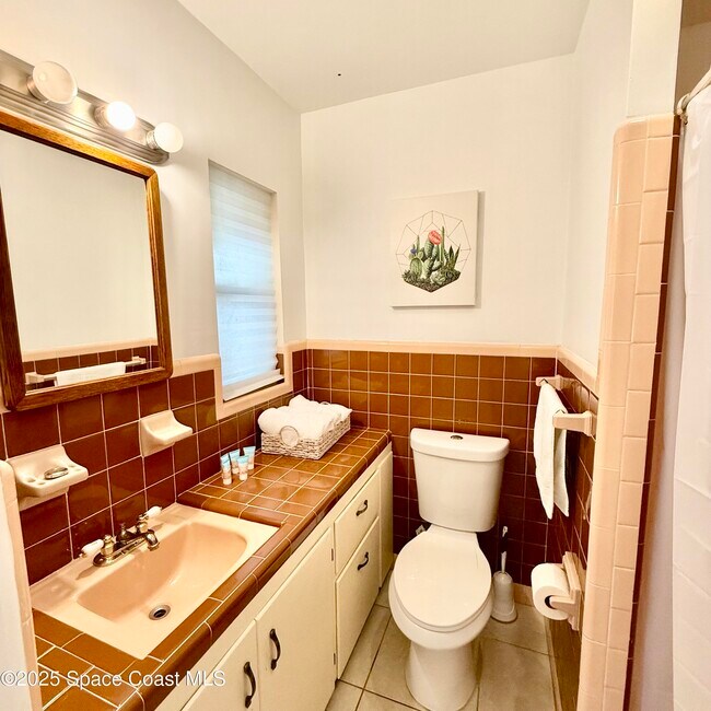 Building Photo - 400 Espanola Way