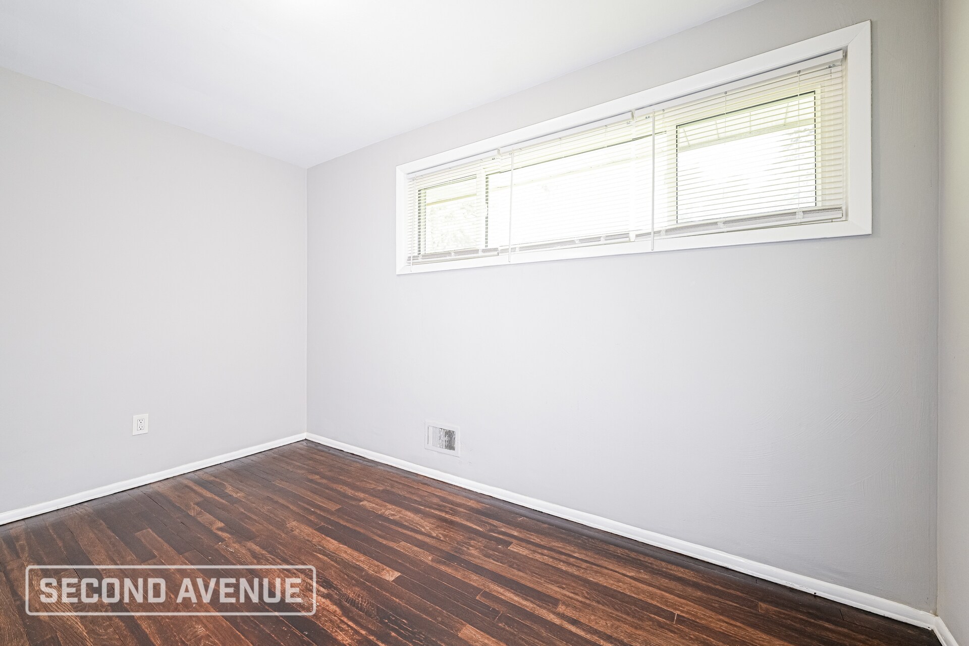 Building Photo - 642 Garden City Dr