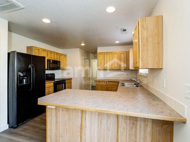 Building Photo - 12930 Hayes St