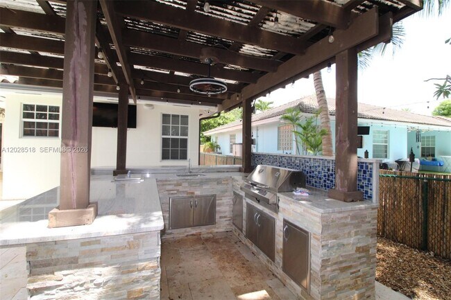 Building Photo - 9444 SW 78th St