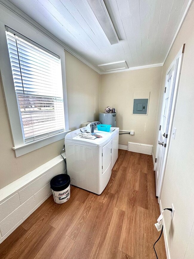 Building Photo - 2278 Old Creek Rd