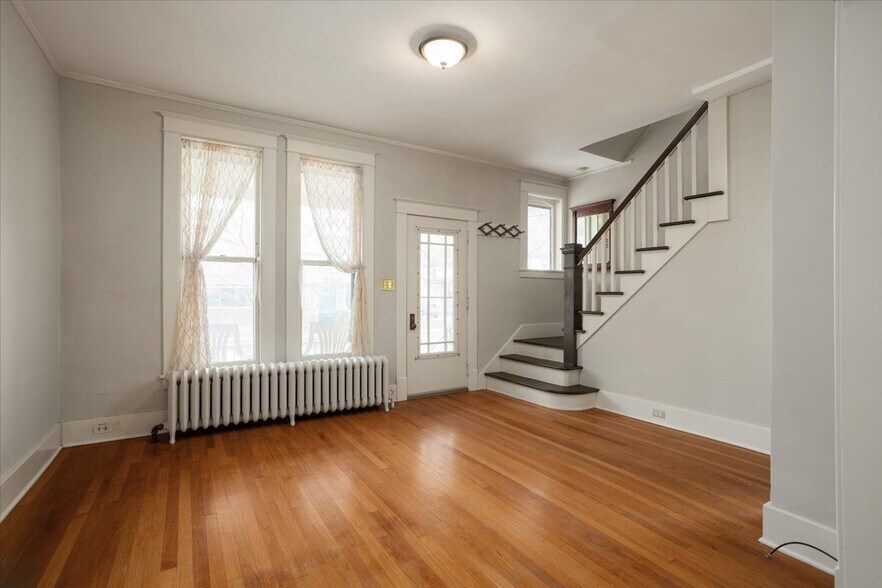 Building Photo - 246 Prospect Ave NE