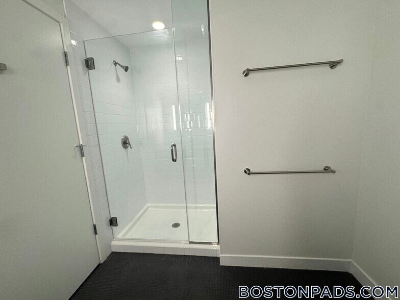 Building Photo - 55 Brighton Ave