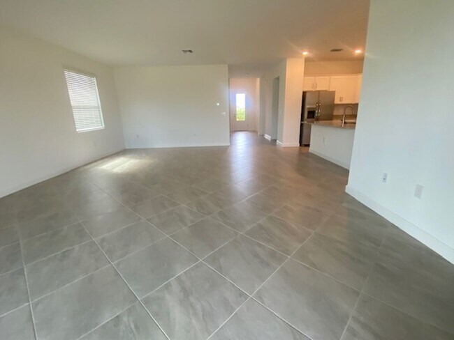 Building Photo - 4 bedroom 3 bathroom home in Timber Creek