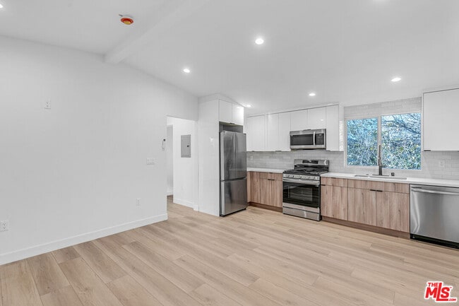 Building Photo - 5413 Troost Ave