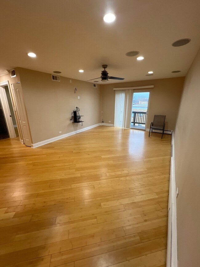 Building Photo - 8232 Niles Center Rd