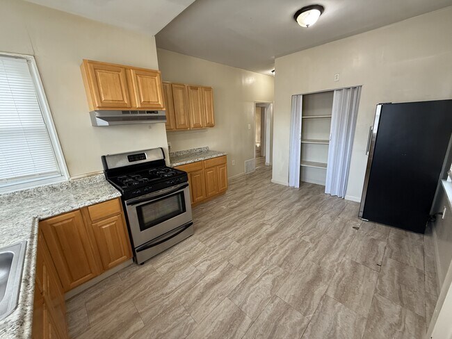 Building Photo - 2445 43rd St