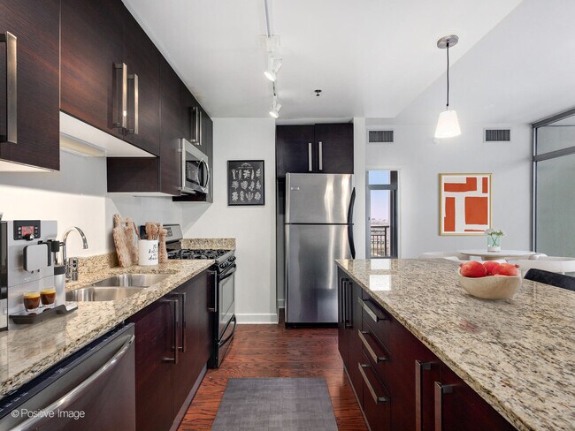 Building Photo - 1400 S Michigan Ave