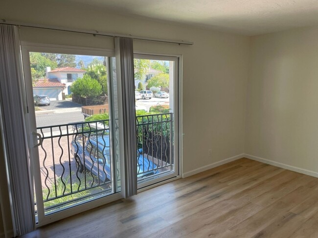 Building Photo - 3745 Portofino Way