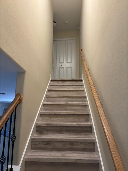 Building Photo - 2504 Aventurine St