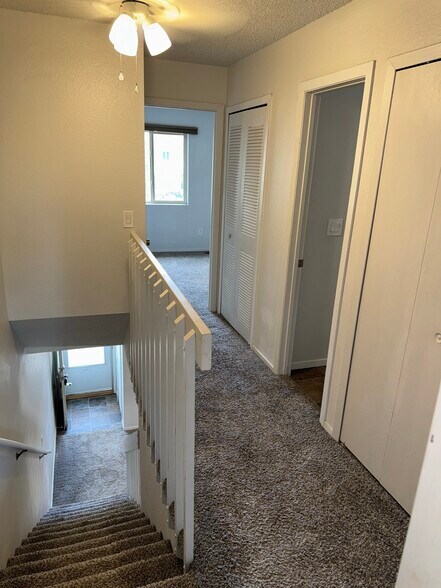 Upper landing - 7526 Banner Ct