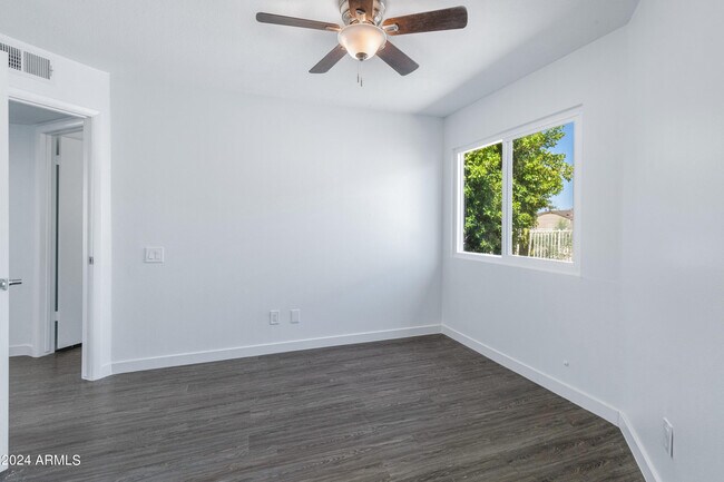 Building Photo - 7034 S 42nd St