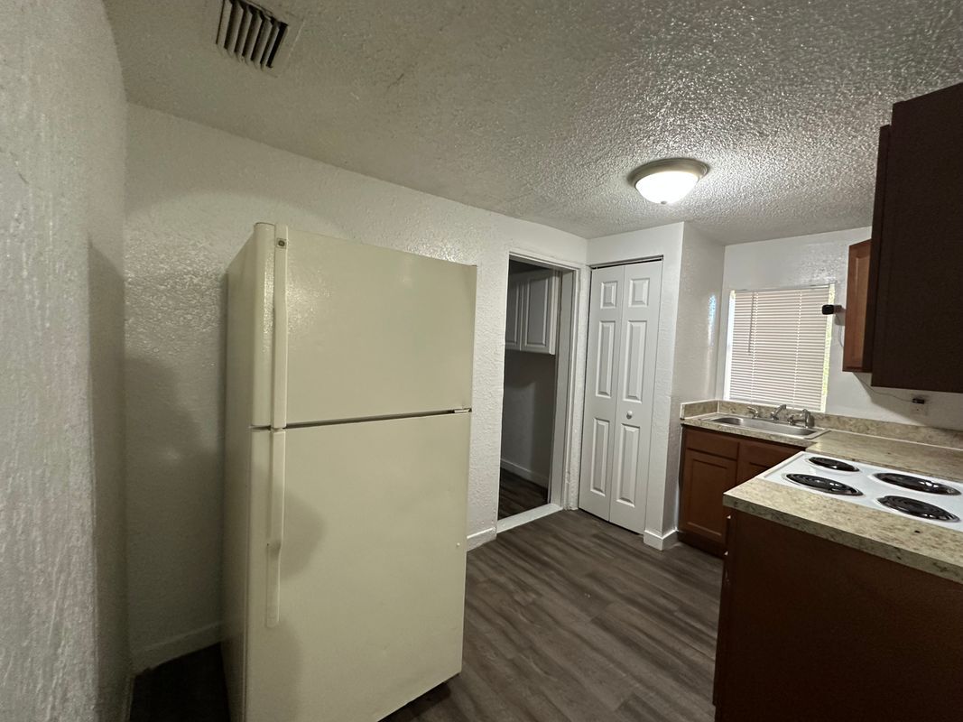 Building Photo - 1629 W 31st St