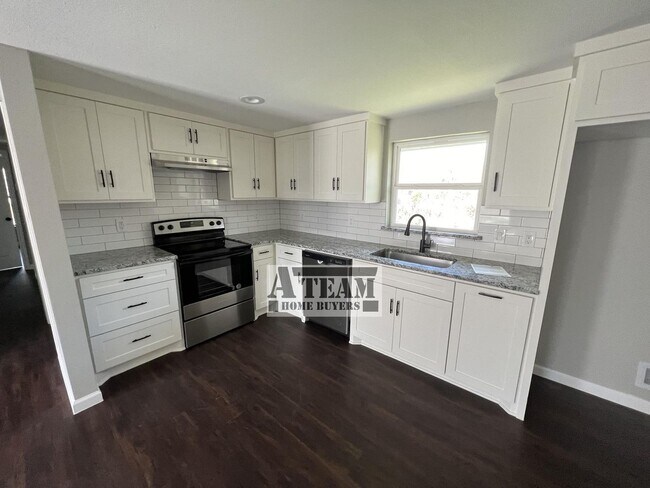 Building Photo - Beautiful Remodeled 3 Bed 1 Bath