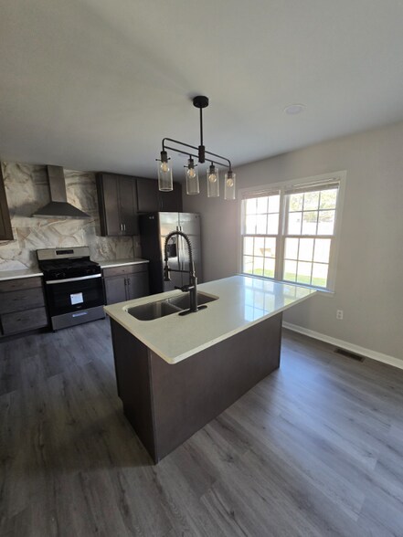Building Photo - 804 Old Town Dr