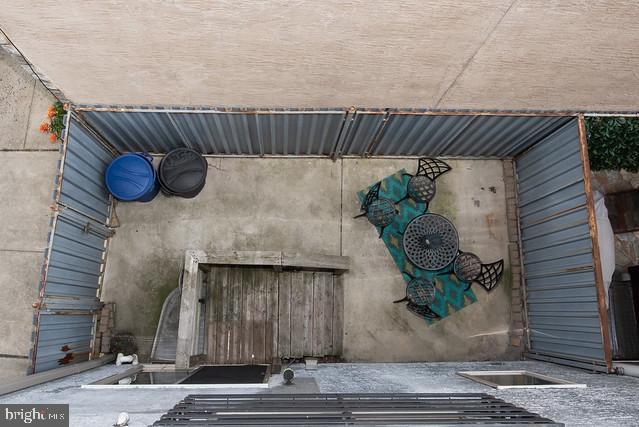 Building Photo - 1357 N Mascher St