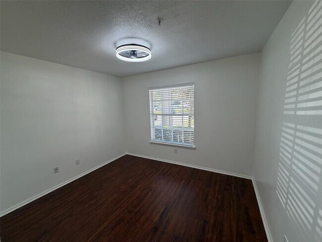 Building Photo - 121 Reserve Cir