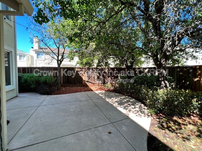 Building Photo - 673 Nacomis Ct