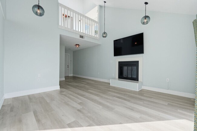 Building Photo - Premier Marina Cove end unit!!   Coastal Lifestyle at its BEST!!