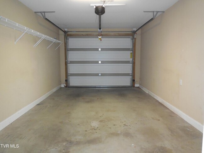 Building Photo - 341 Coldwater Dr