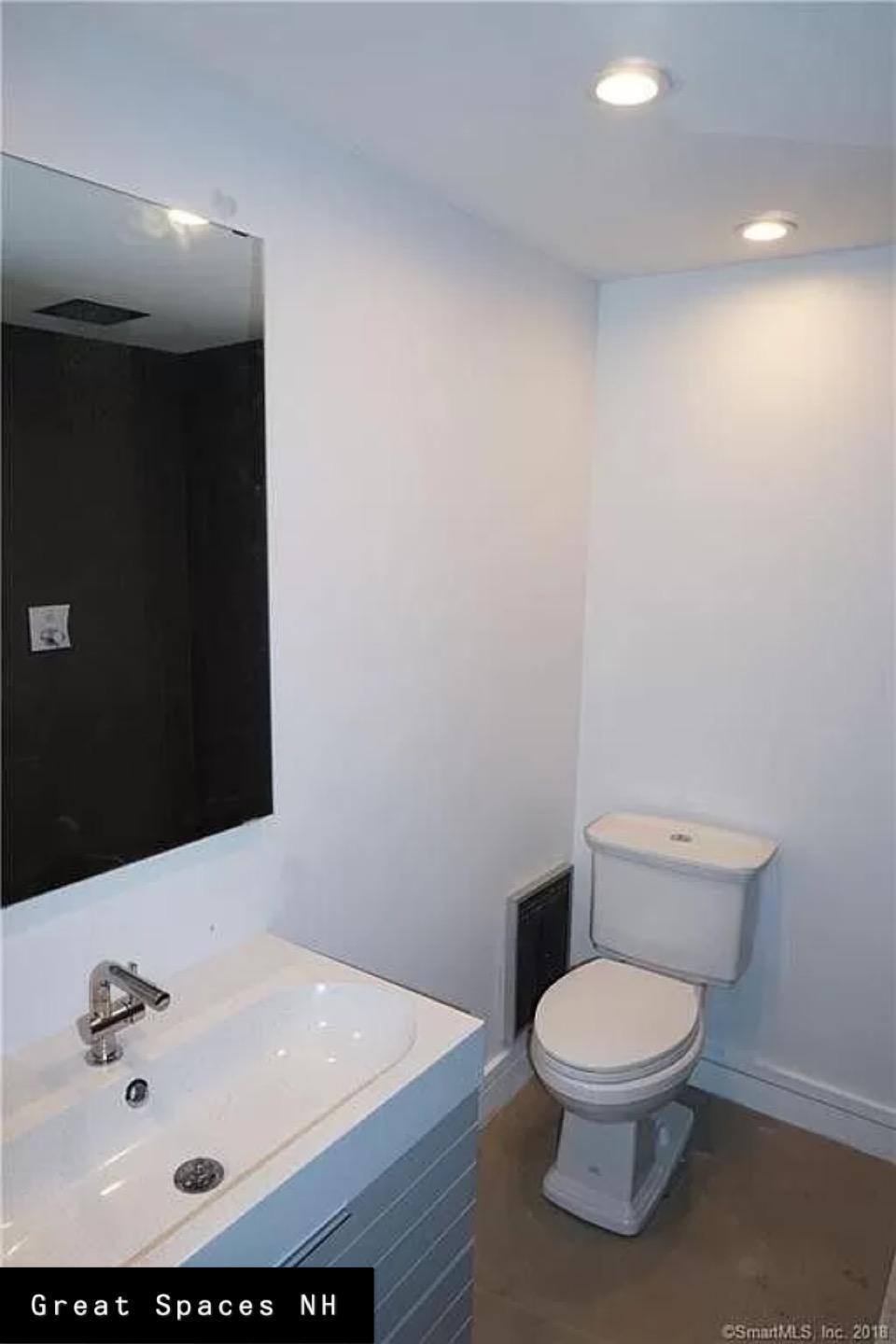 Building Photo - 55 Trumbull St