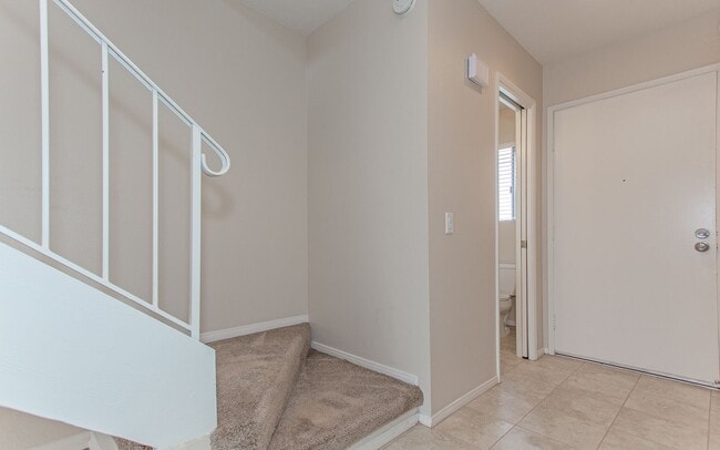 Building Photo - Great 2 BD Home in the Lake Park Terrace C...