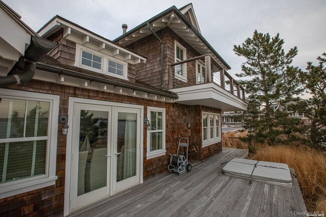 Building Photo - 11 Captree Island