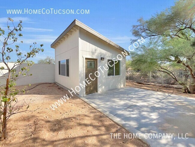 Building Photo - 8628 N Placita Del Cardo