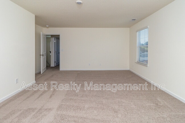 Building Photo - 2019 Southwood Cir