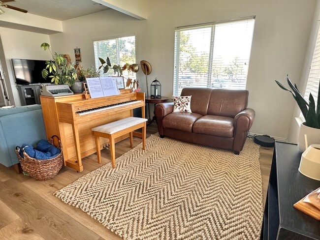 Building Photo - Kristilyn Lane