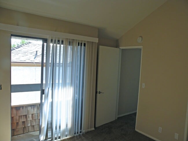 Building Photo - Stylish 2-Bedroom, 1.5-Bath Condo with Private Outdoor Space