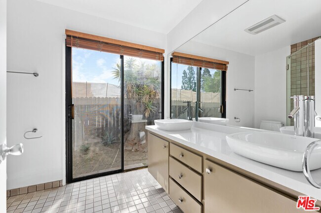 Building Photo - 6441 Tahoe Dr