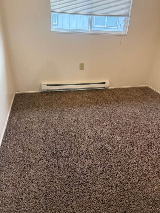 Building Photo - 715 Bluff Ave SW