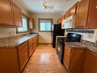 Building Photo - 2 BED, 1 BATH BEAUTIFIL SINGLE-FAMILY HOME IN EUCLID!