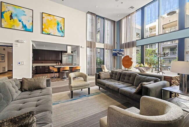 Building Photo - The Dylan