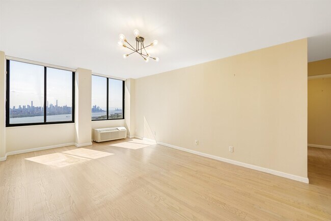 Building Photo - 200 Winston Dr