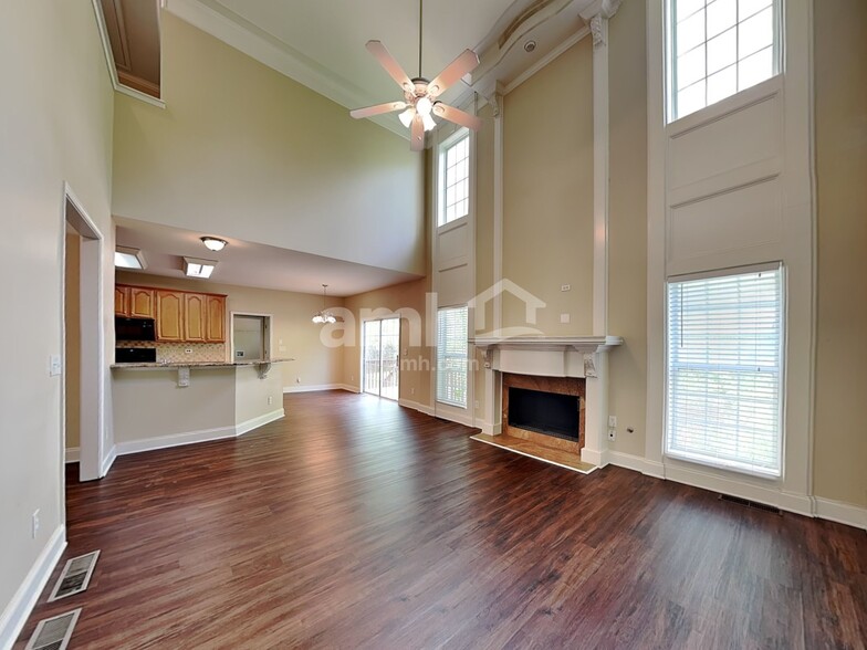 Building Photo - 306 Vinings Vintage Cir