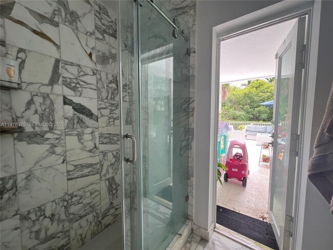 Building Photo - 4934 NW 94th Doral Pl