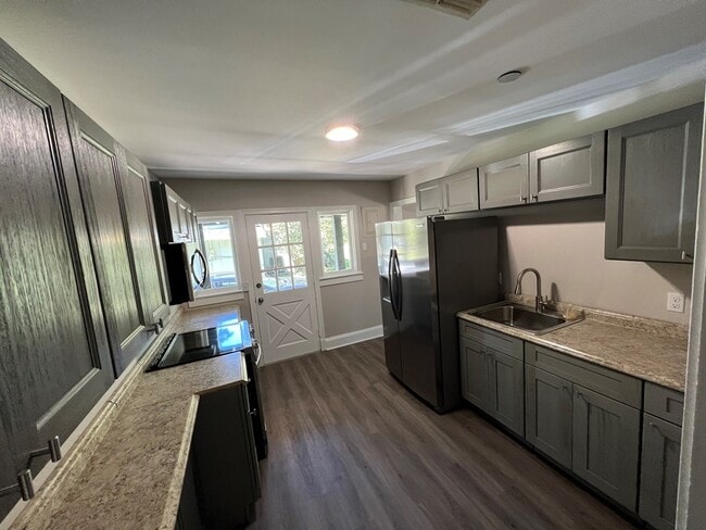 Building Photo - 316 Myrtle Dr