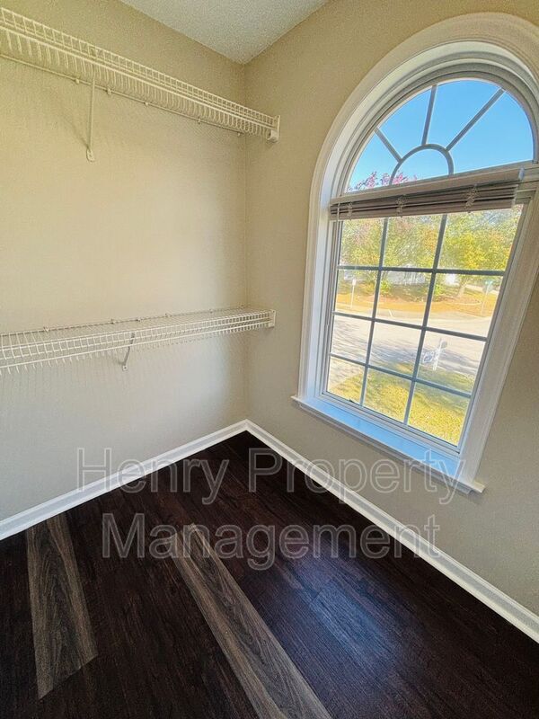 Building Photo - 5716 Brookshadow Dr