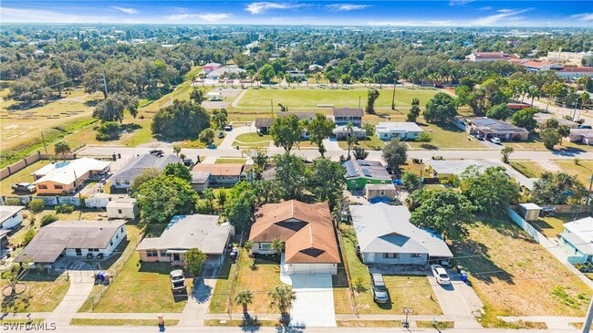 Building Photo - 3148 Apache St