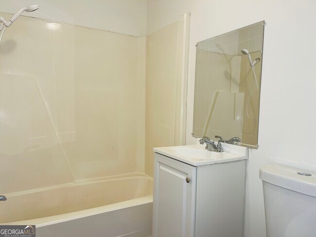 Building Photo - 45 Westgate Cir
